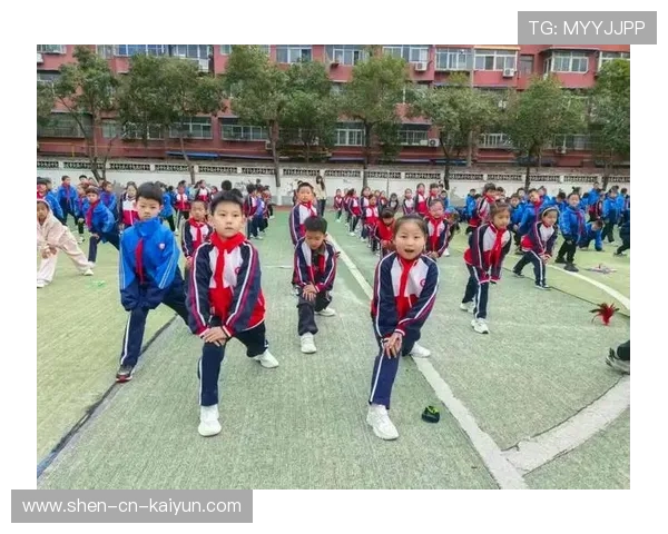 体操俱乐部举办家长课堂普及陪练科学方法，体操培养学生什么能力